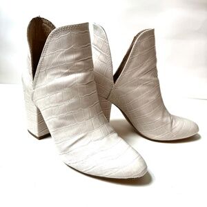 Bone leather ankle boots size 7.5